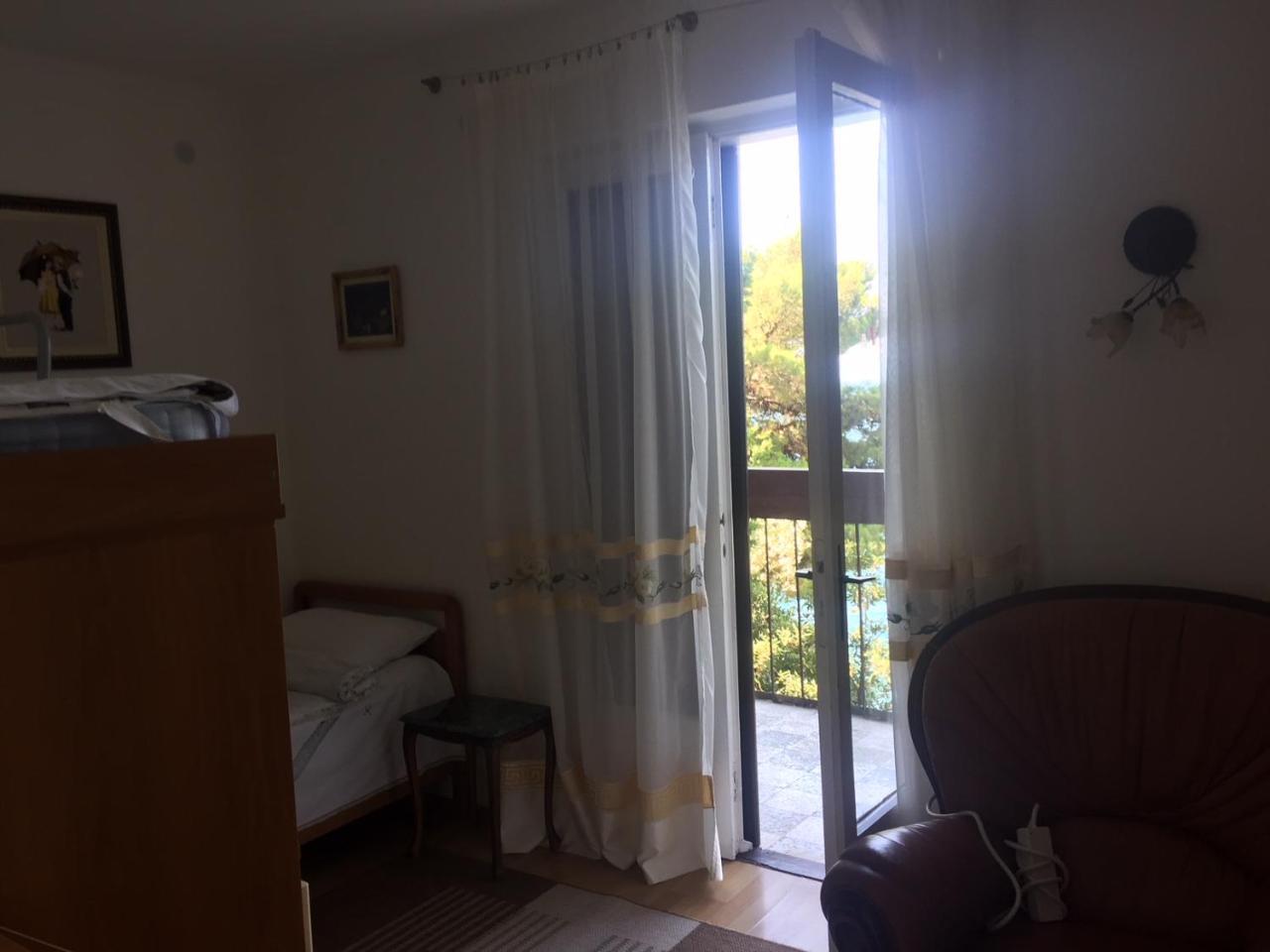Apartment Botanicheskiy Sad 수토모레 외부 사진